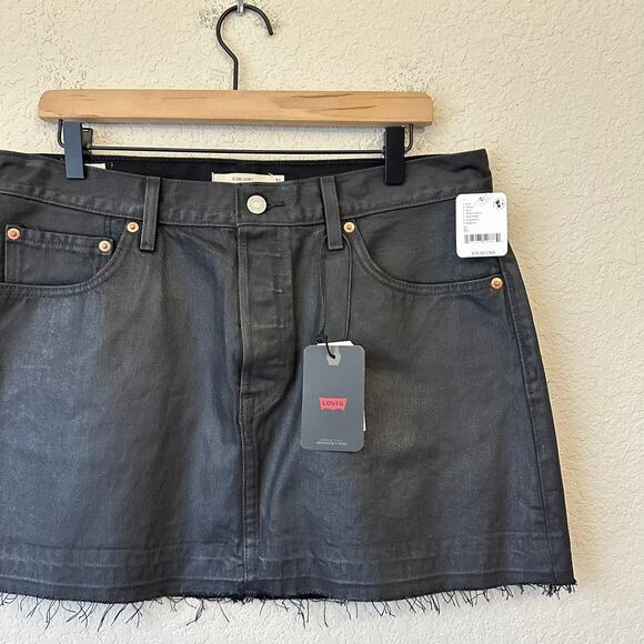 LEVI'S Icon Mini Skirt Black Denim Cotton Frayed Button Fly Goth NWT - Picture 3 of 10